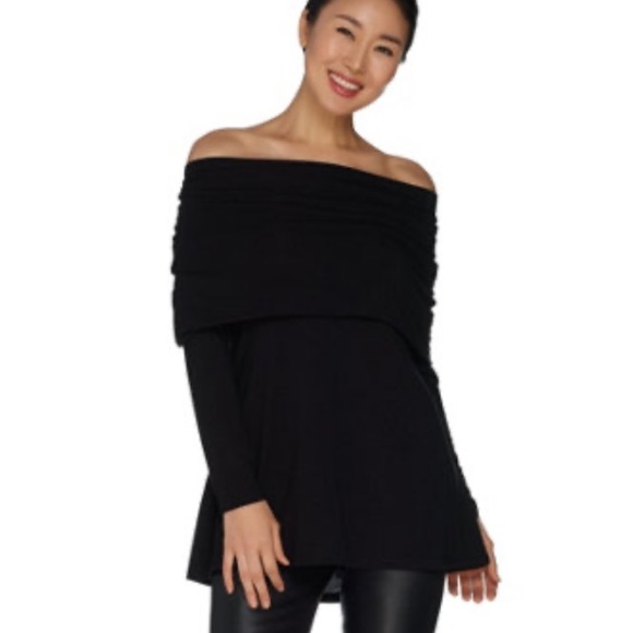 Lisa Rinna Collection Tops - 🌻 Lisa Rina Collection Off the Shoulder Knit Top